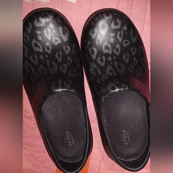 Black Crocs - Picture 2 of 3